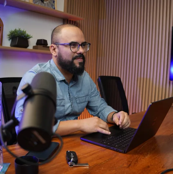 Alexandre Barbosa — fundador do Liven Forma